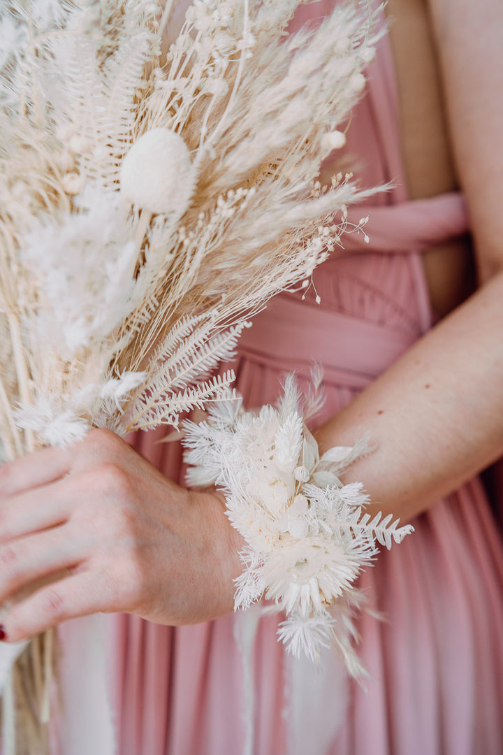 Flower bracelet | Elegant White & Ivory